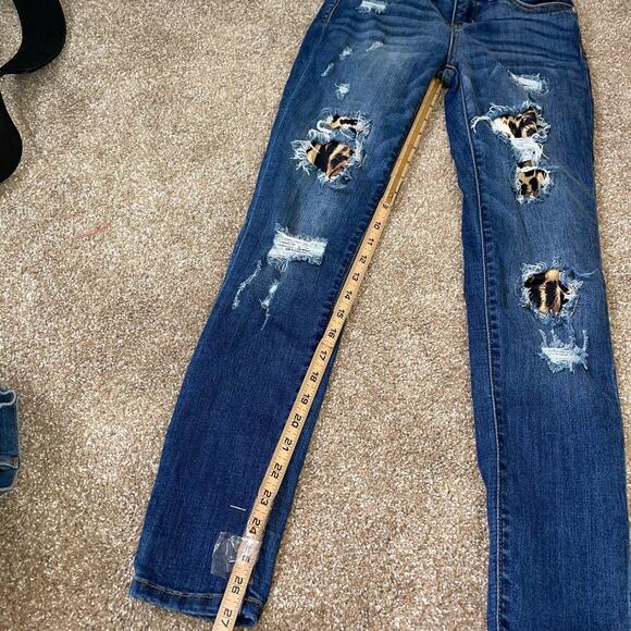 Judy Blue DARK WASH LEOPARD PATCH DENIM SKINNY JEAN PANTS SZ 25" - 1 - Picture 6 of 9